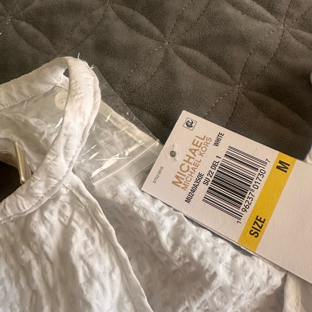 Elegant White Cold Shoulder Top - Picture 5 of 5